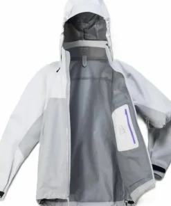 Arc'teryx Women's Beta AR Jacket Arctic Silk / Solitude